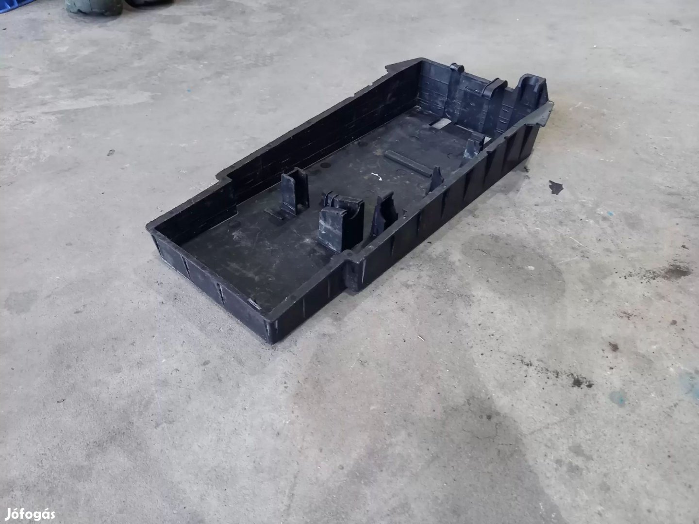 Iveco DAILY 06- Szerszám szerszámos emelő műanyag tartó