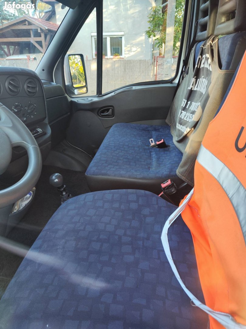 Iveco Daily 35c17 dobozos teherautó eladó 
