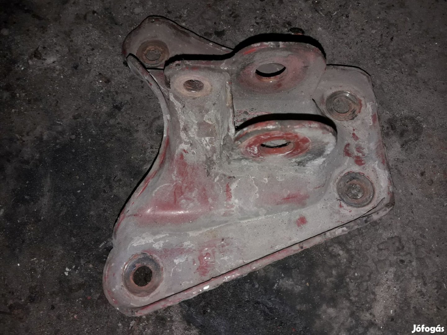 Iveco Daily Bal Első Lengőkar Tartó Konzol