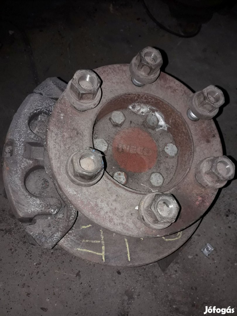 Iveco Daily Jobb Első Csonkállvány Kerékaggyal Féknyereg