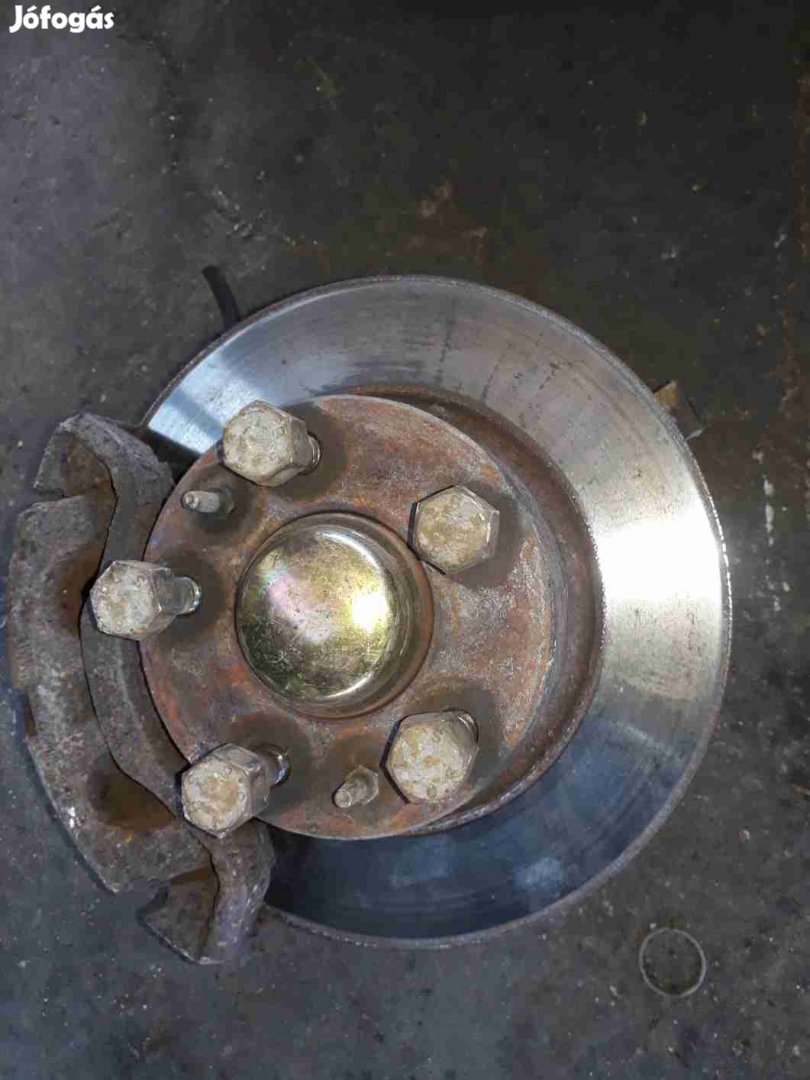 Iveco Daily Jobb Első Csonkállvány Kerékaggyal Féknyereg