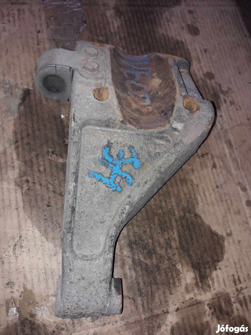 Iveco Daily Jobb Hátsó Rugó Tartó Kengyel Cuppánt