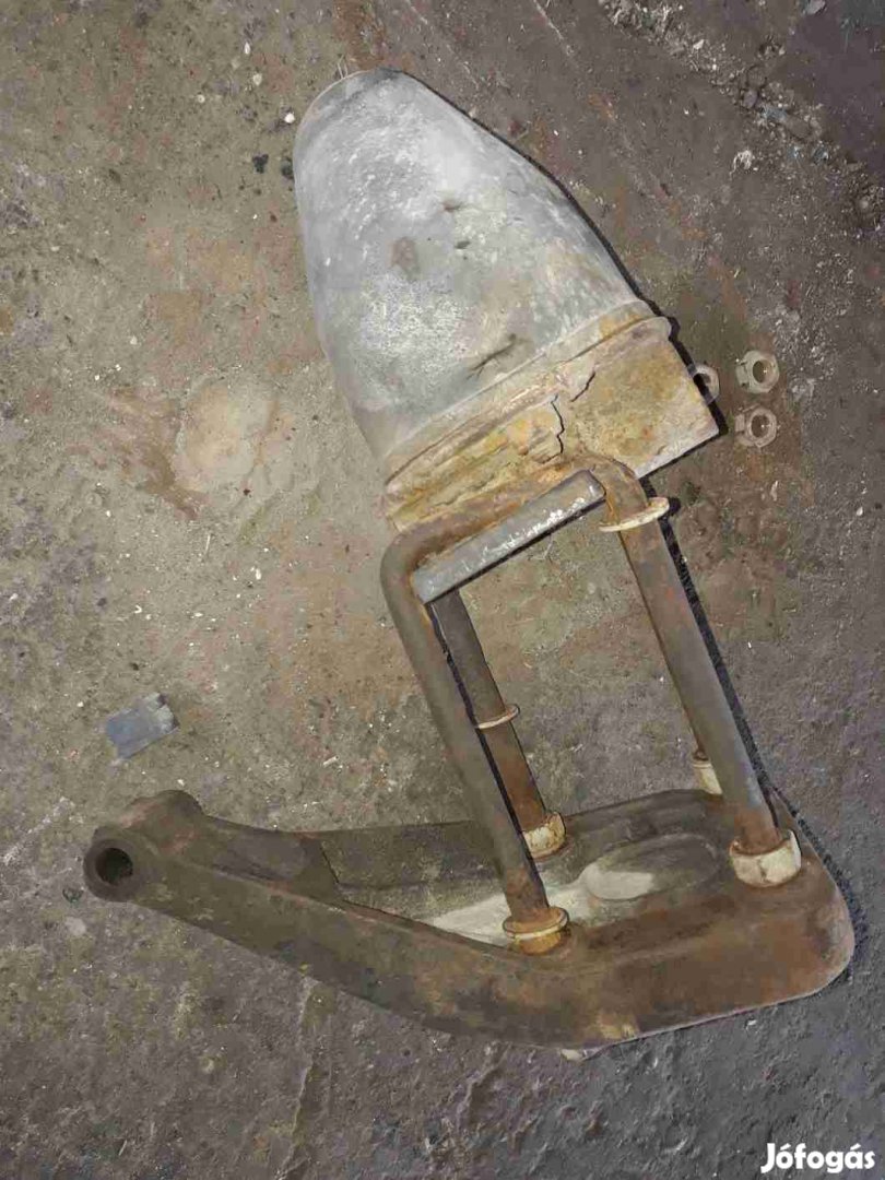 Iveco Daily Jobb Hátsó Rugó Tartó Kengyel Cuppánt