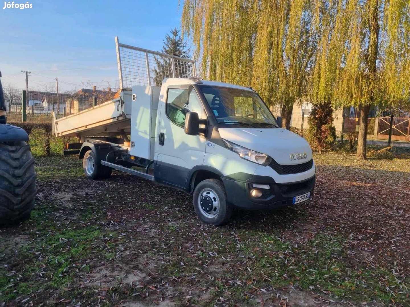 Iveco Daily billenőplatós kisteherautó