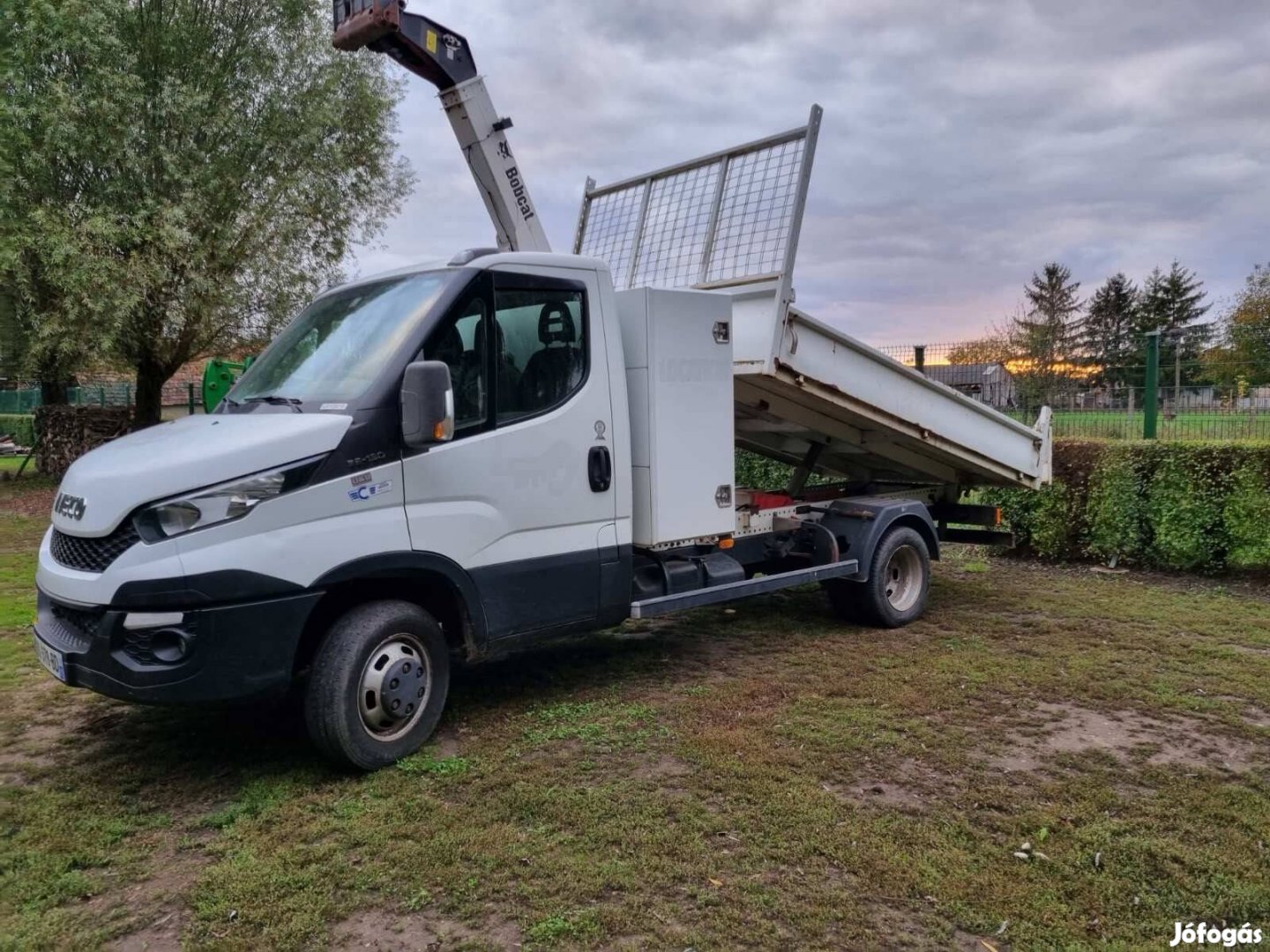 Iveco Daily bullenőplatós kisteherautó