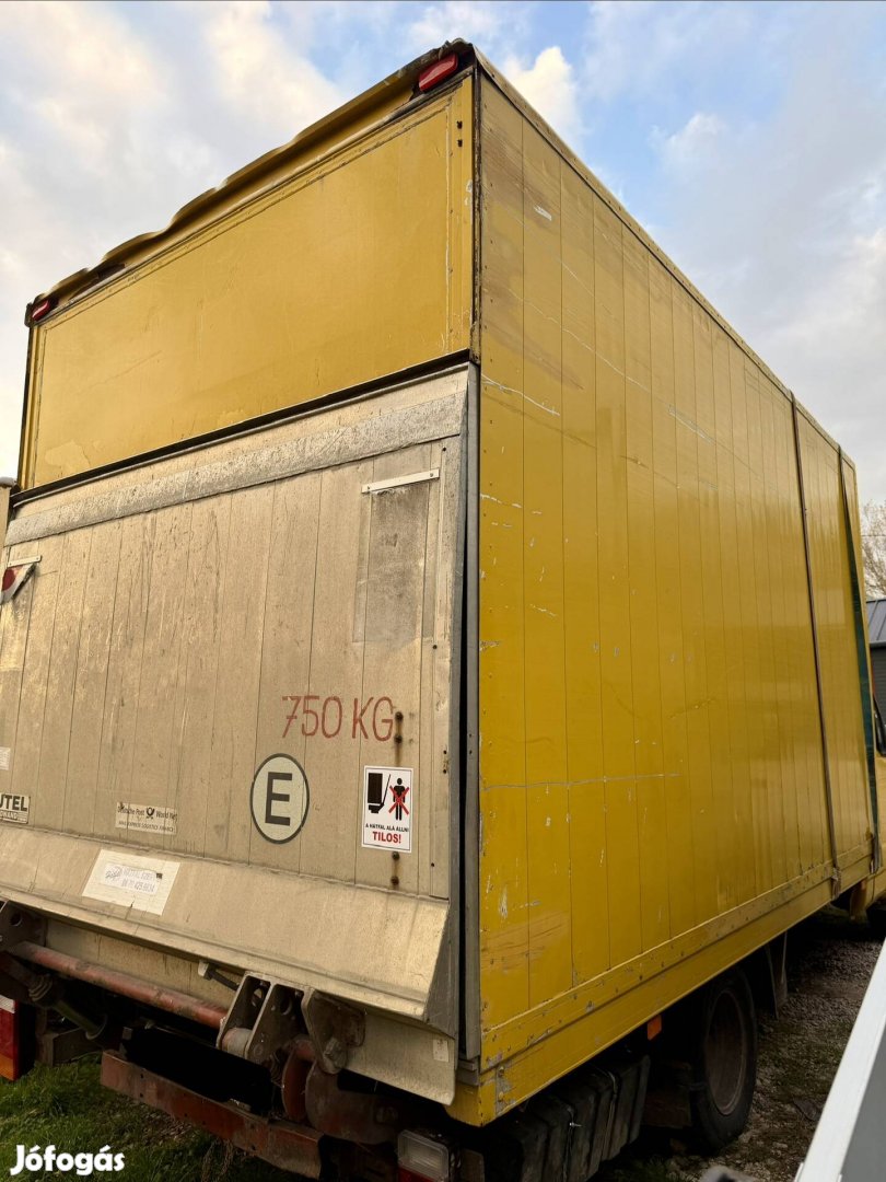 Iveco Daily doboz tároló raktár felépítmény 