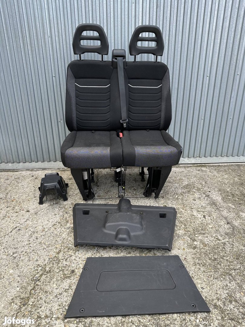 Iveco Daily dupla ülés anyós