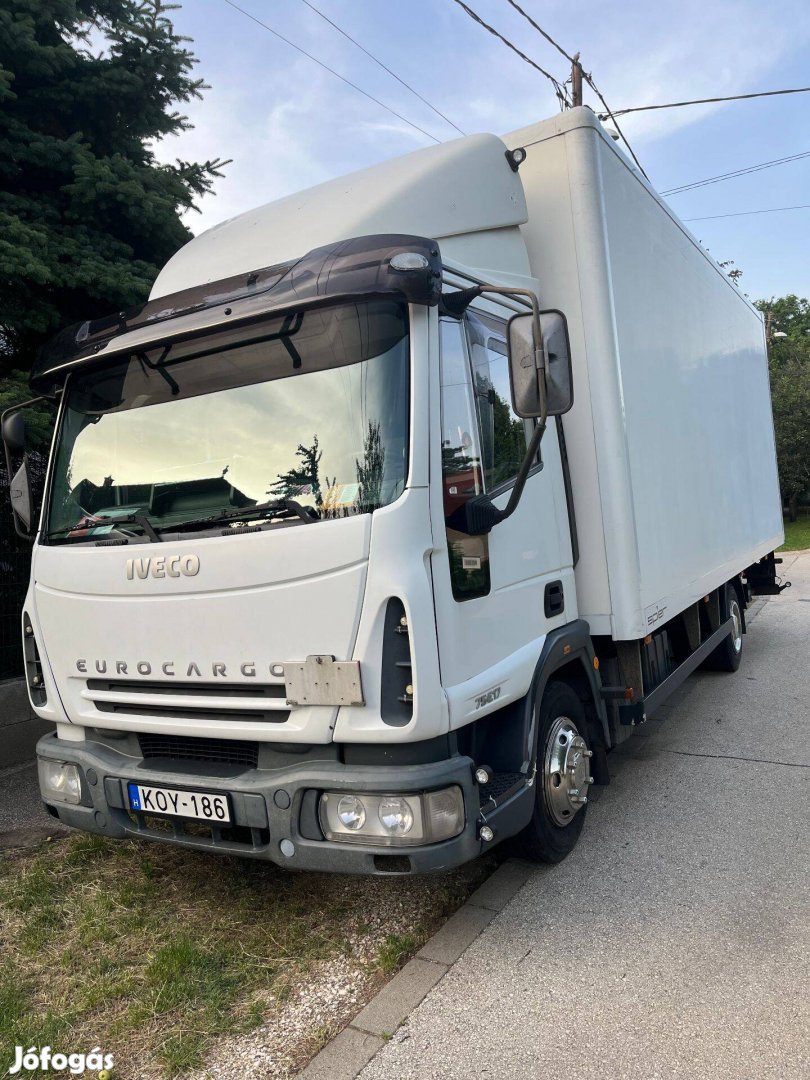 Iveco Eurocargo 75E17 Dobozos emelőhátfalas