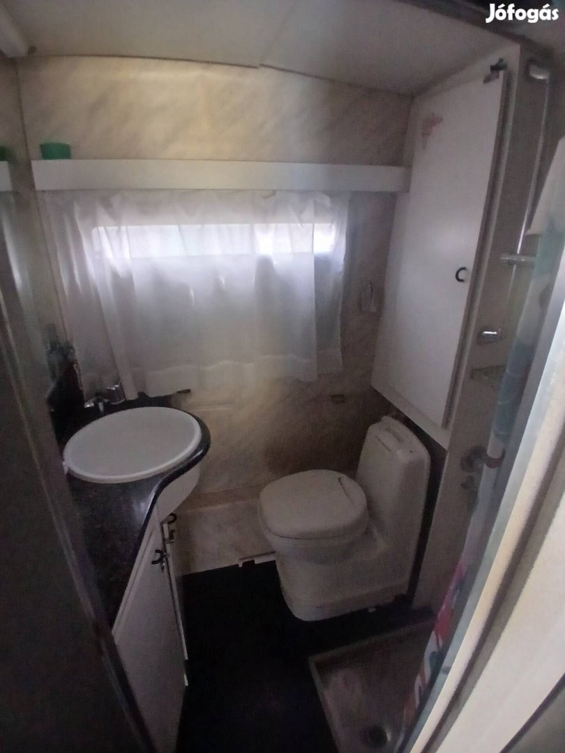 Iveco Lakóautó Vas camper