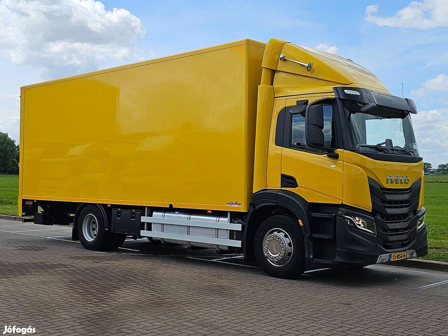 Iveco S-Way Ad190S33 / Futásteljesítmény: 355.402 km / Lízing 2