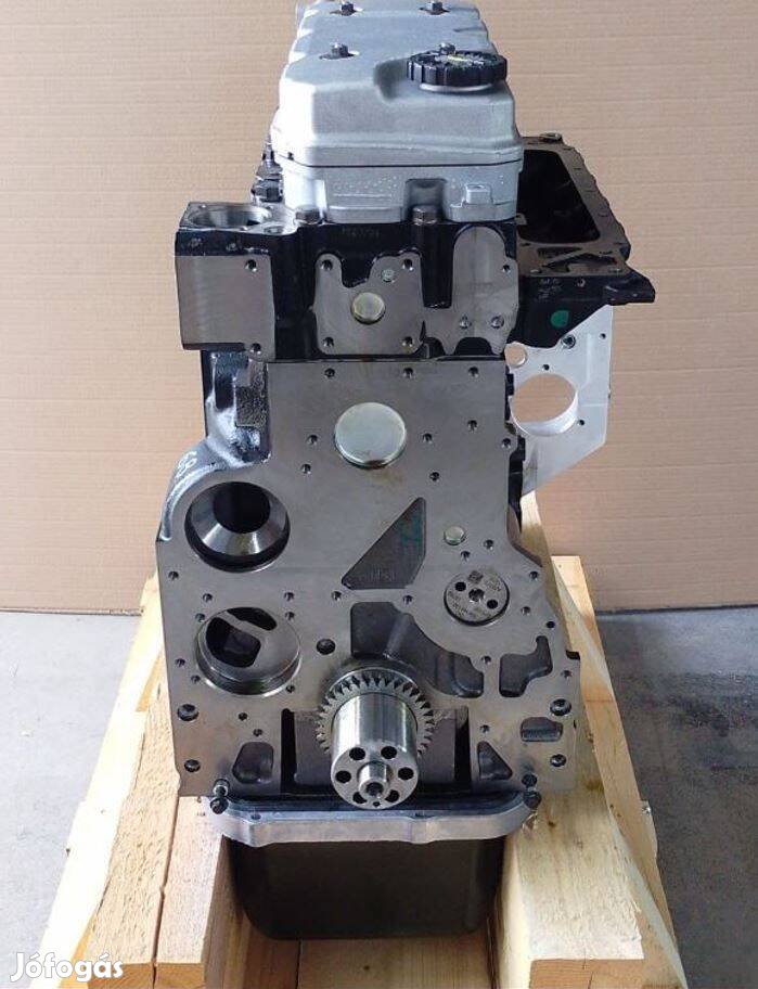 Iveco Tector F4AE0481 új motor