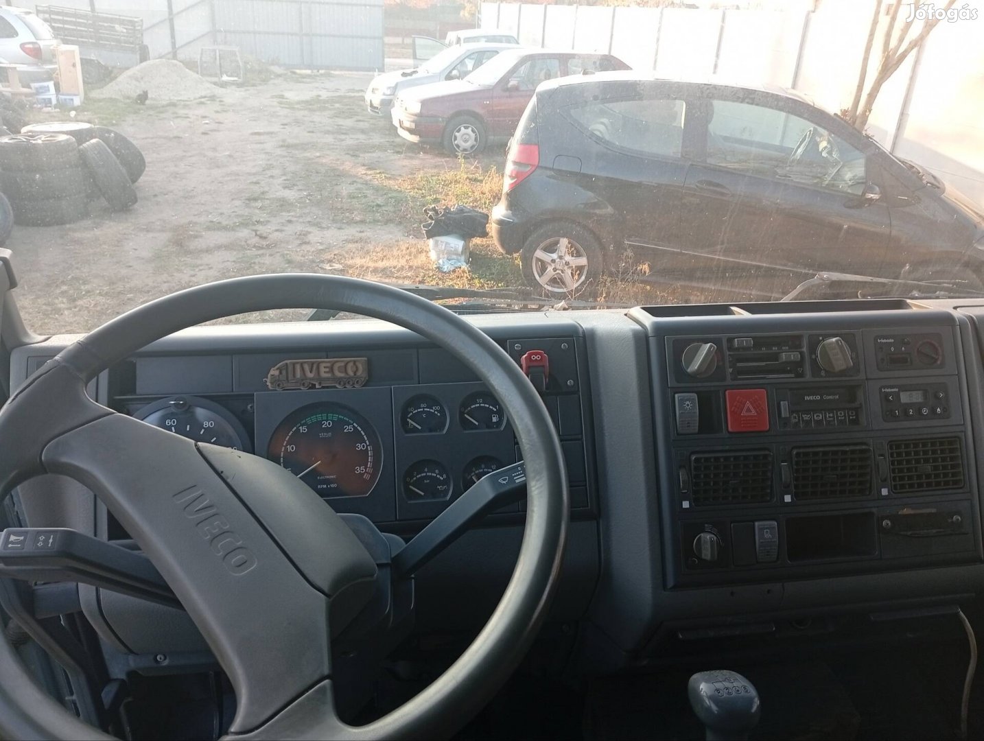 Iveco autószállító 