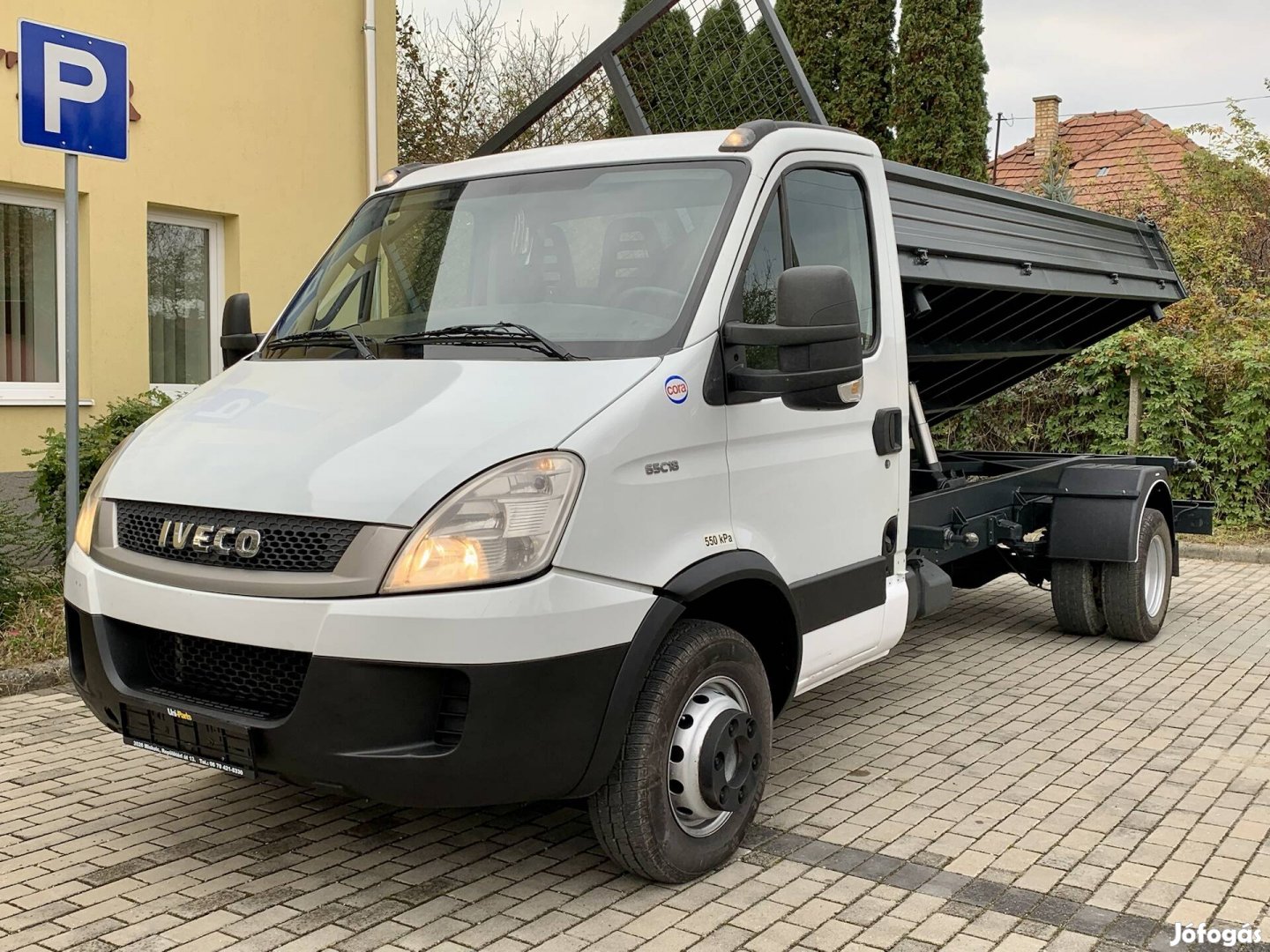 Iveco daily 65c18 hivatalosan billenőplatós 