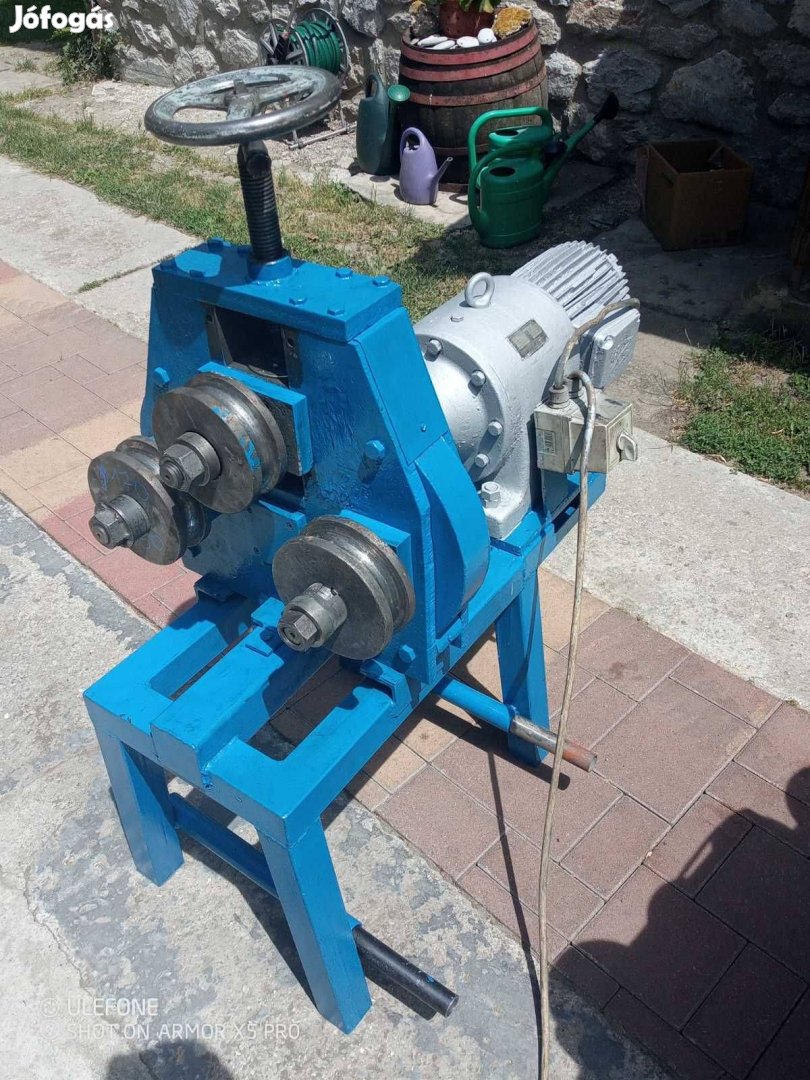 Ivelő hajlító gép ívelőgép fémipari lakatos ipari idom acél csőhajlító