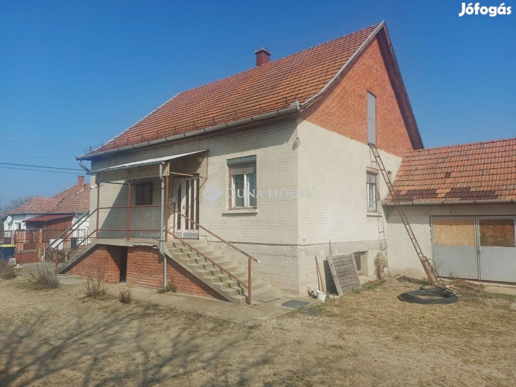 Izsáki 83 nm-es ház eladó