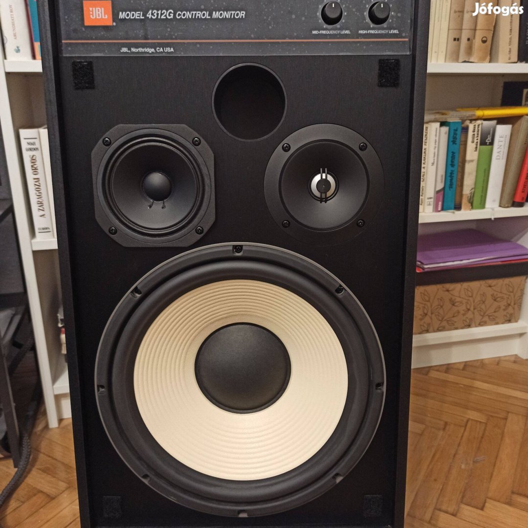 JBL 4312G hangfalpár eladó + gyári hangfalállvány