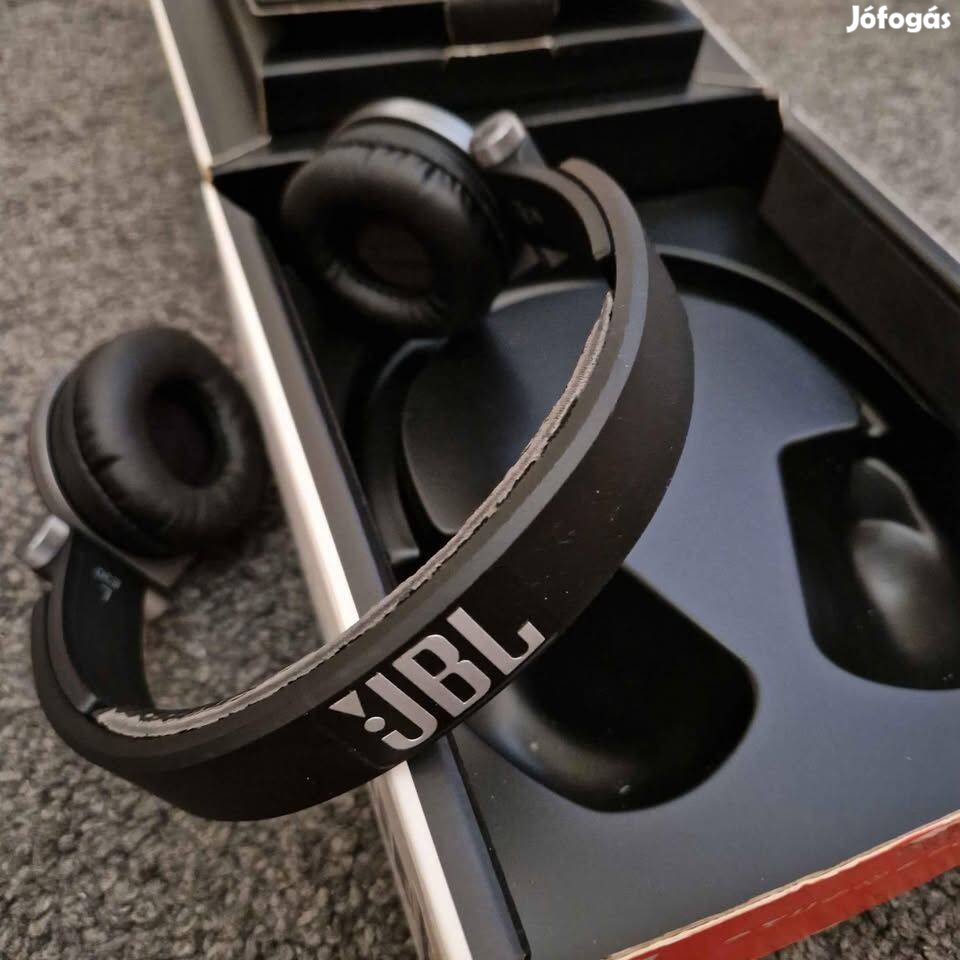 JBL E30 mikrofonos fejhallgató