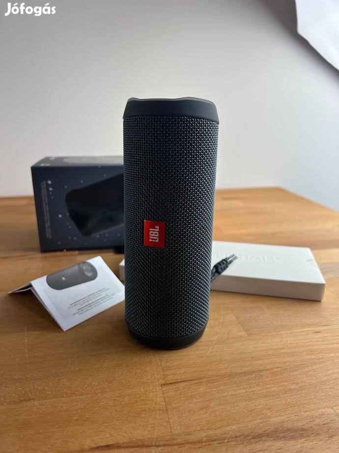 JBL Flip Essential 2 fekete Bluetooth hangszóró
