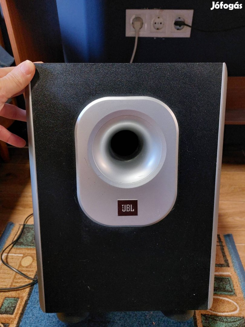 JBL aktív sub