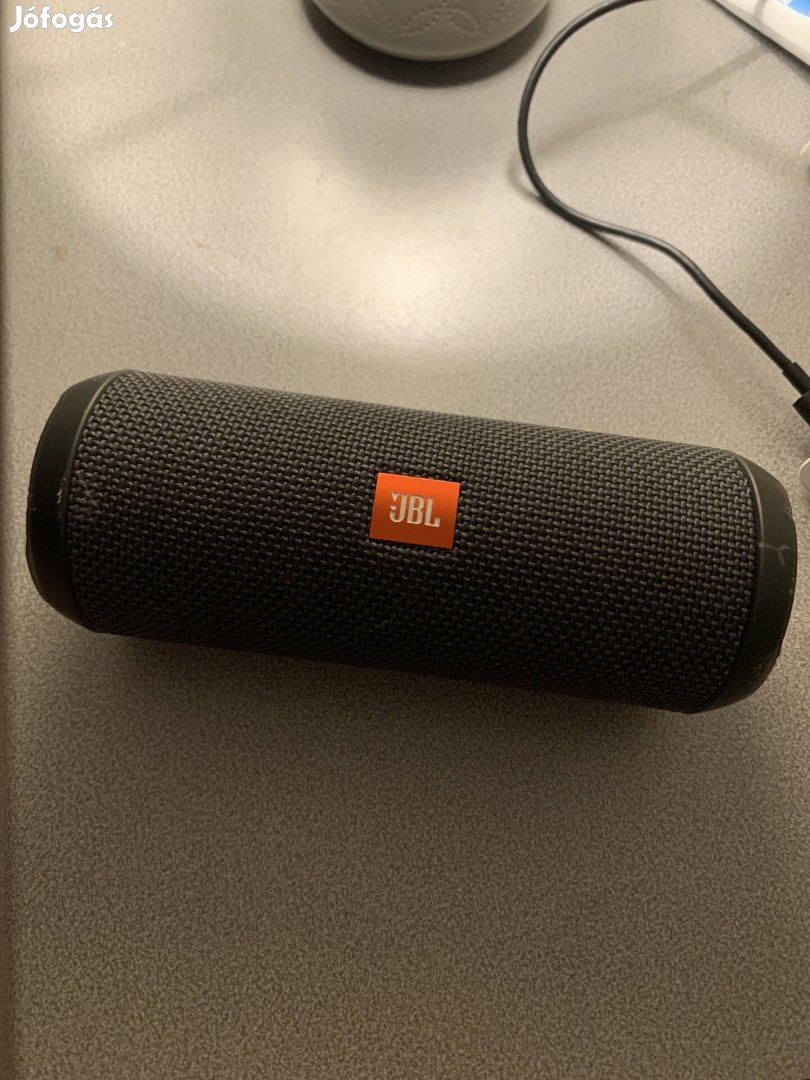 JBL flip essential 2 