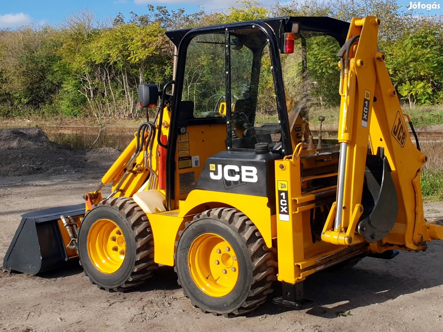 JCB 1CX, raklapvillával, bobcat, caterpillar 