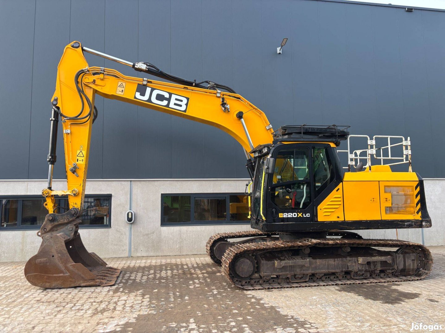 JCB 220X/ 6651 üzemóra / Lízing 20%-tól