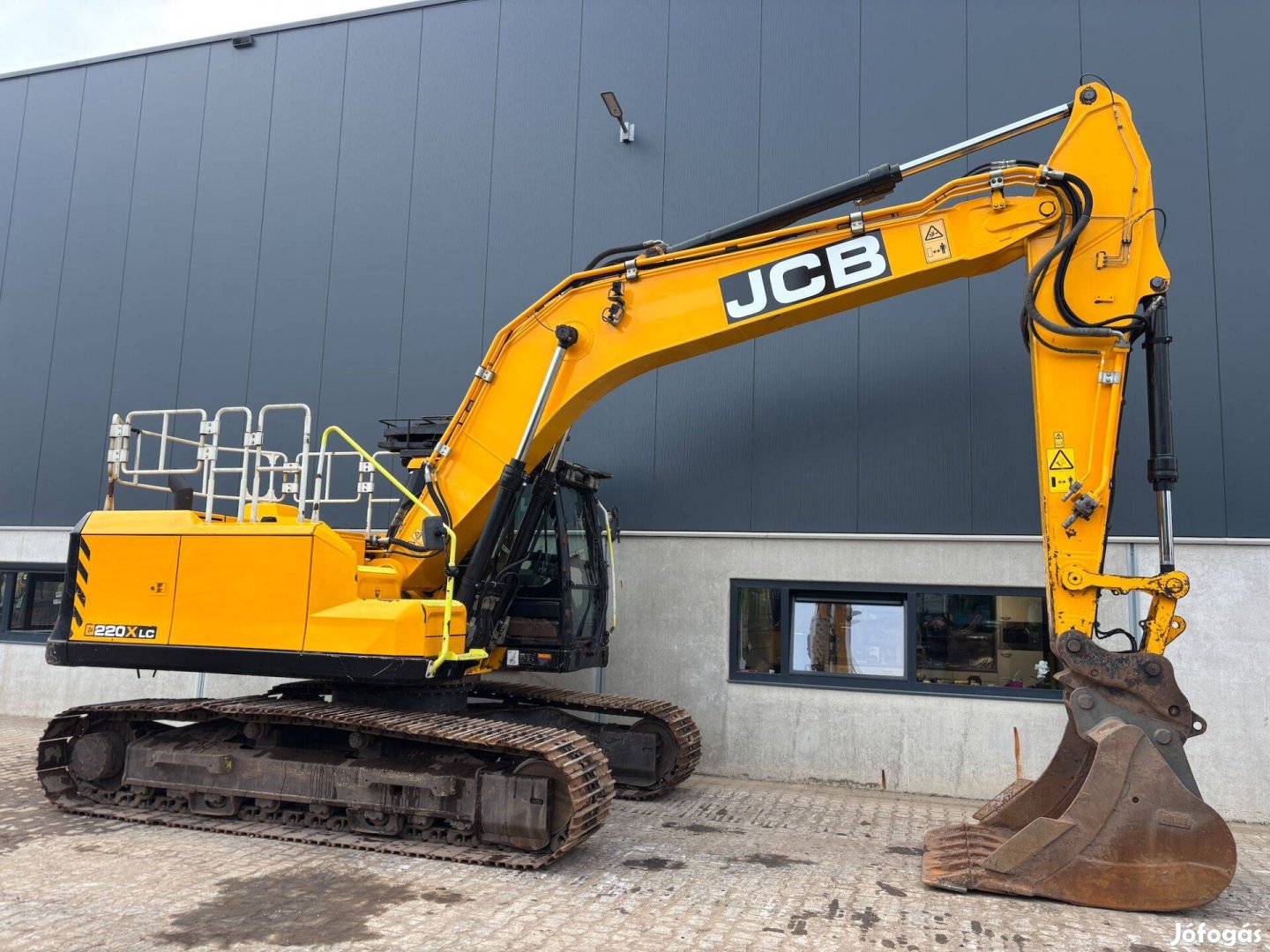 JCB 220X / 6.651 üzemóra / Lízing 20%-tól