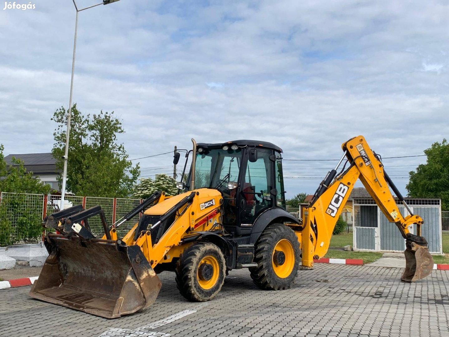 JCB 3CX kotró-rakodó kombigép
