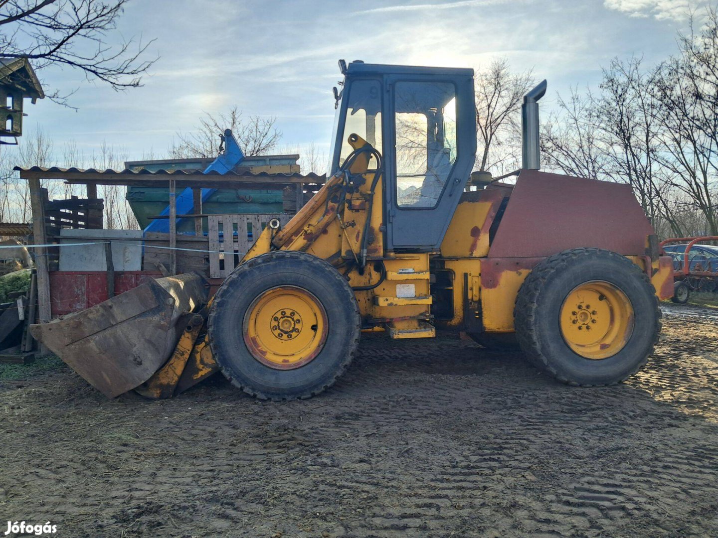 JCB 415 homlokrakodó eladó