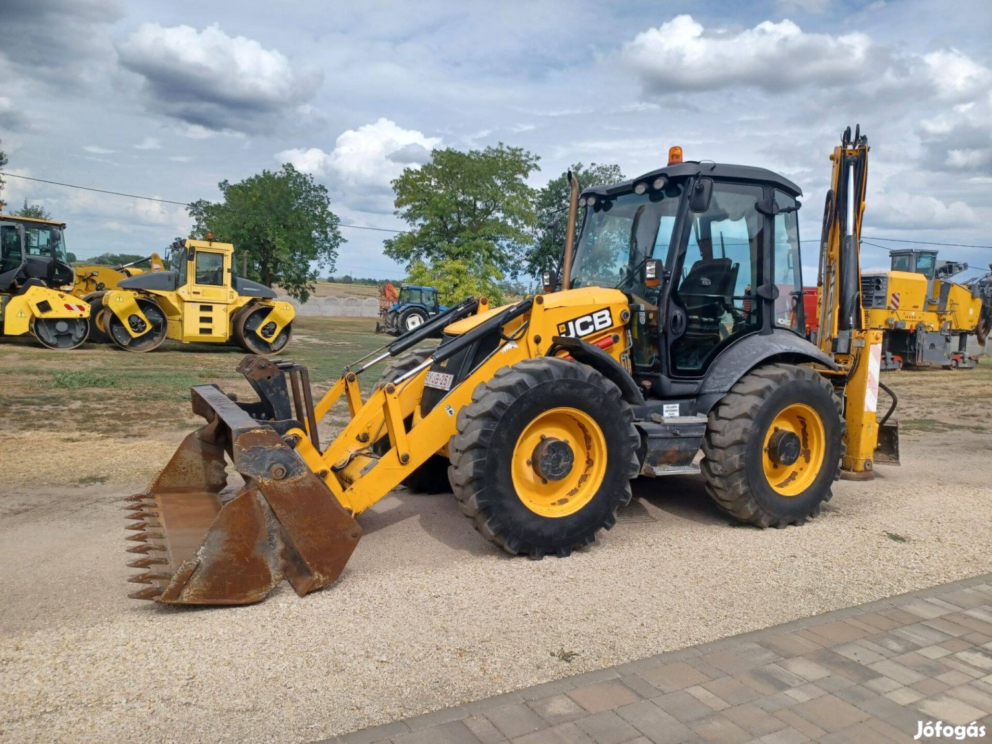 JCB 4CX kombirakodógép