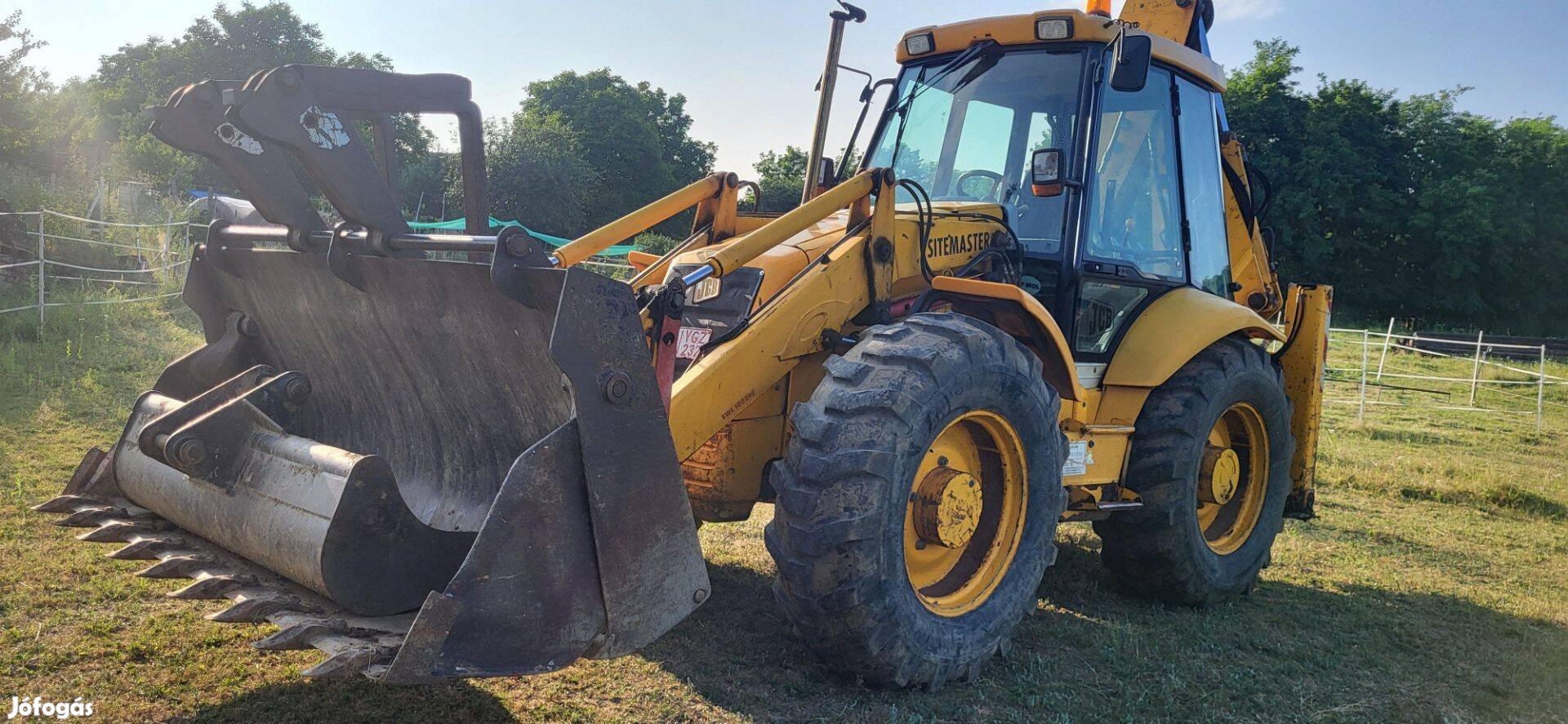 JCB 4CX univerzális kotrógép
