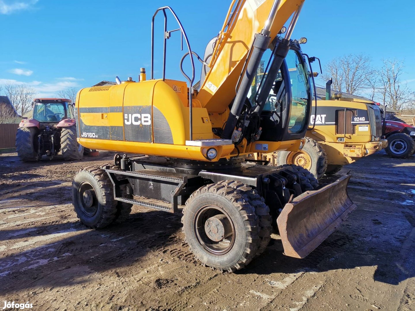 JCB JS 160 Gumikerekes Forgókotró