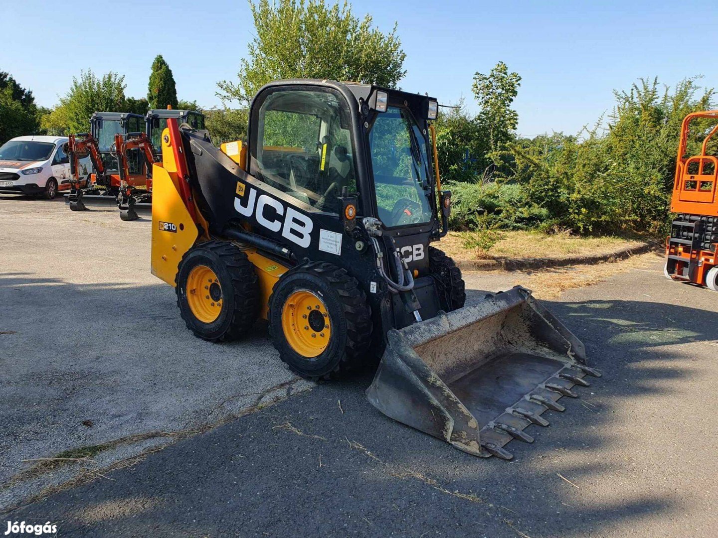 JCB Powerboom 210 csúszókormányzású rakodó