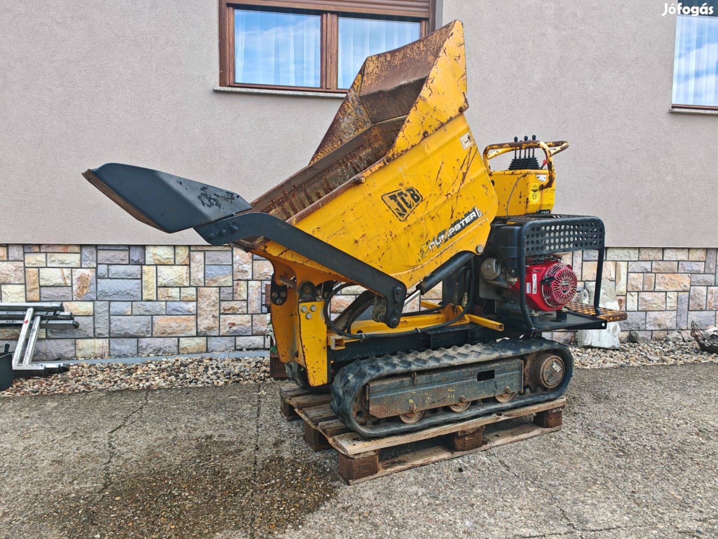 JCB mini dömper önrakodós Honda motorral rakodógép kotrógép