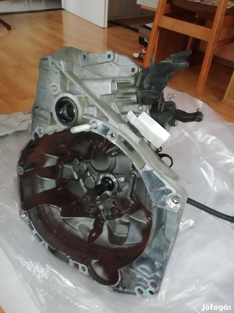 JH3334 számú, Clio IV, 0.9; tempomatos váltó