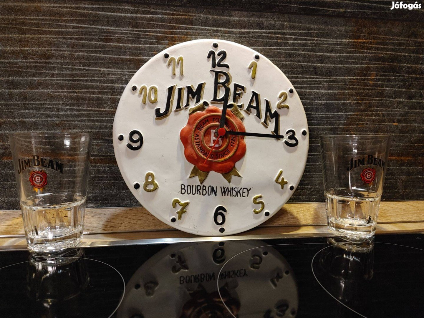 JIM Beam Bourbon Whiskey falióra 25cm +2 db Jim Beam üvegpohár