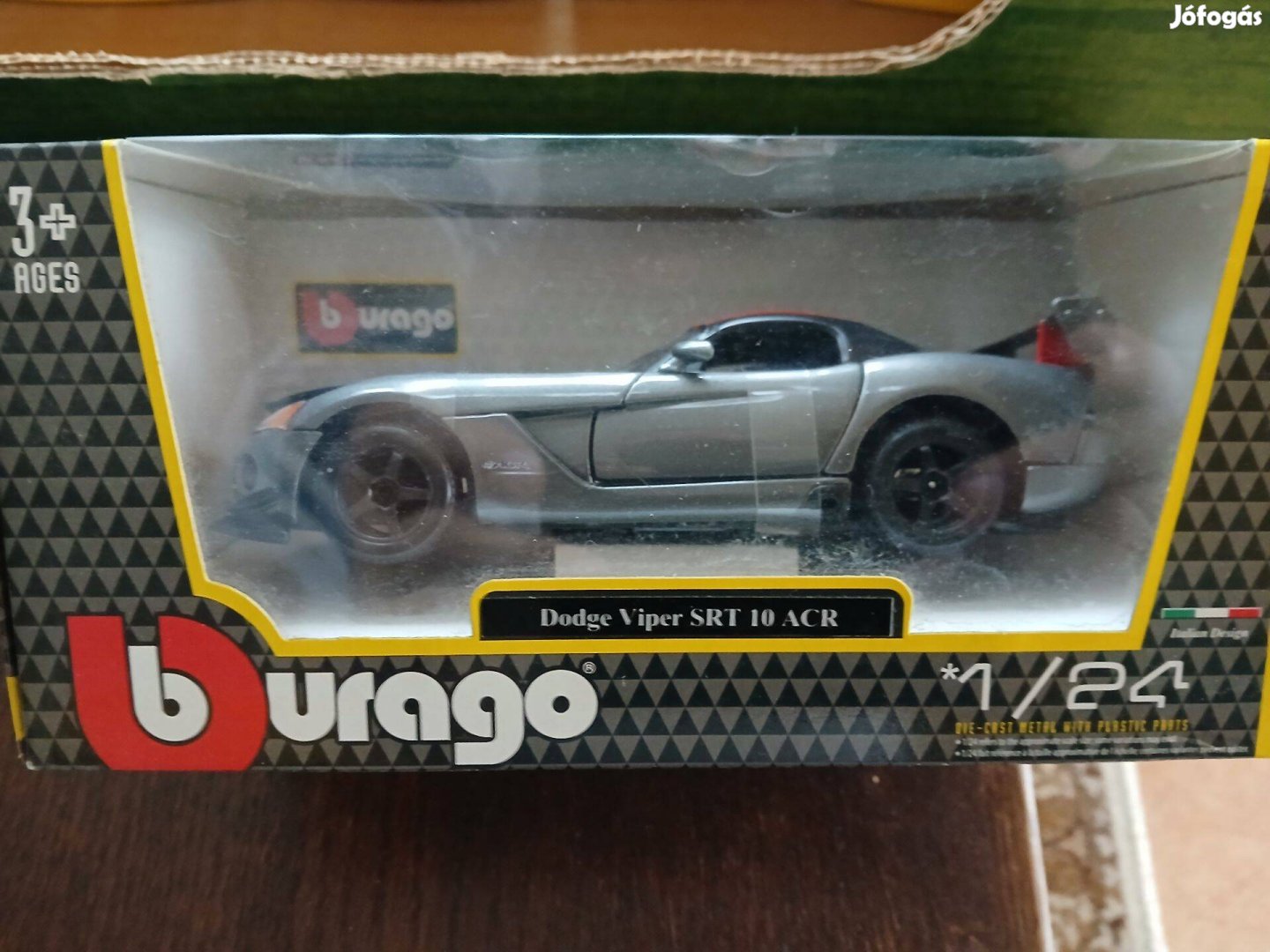 J-40 Bburago 124 Dodge Viper SRT Új Bontatlan