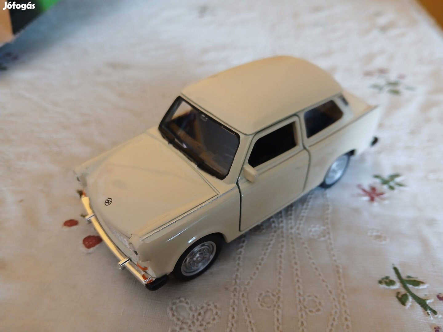J-64. Fém Kisautó Trabant Fehér Új Termék