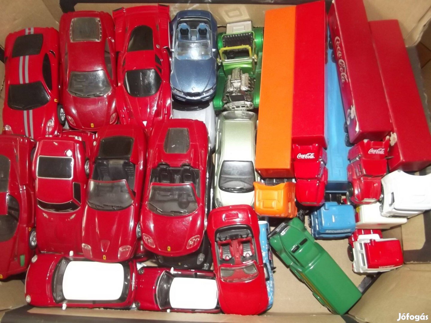 J-8 Fém Autók Ferrari Kamion