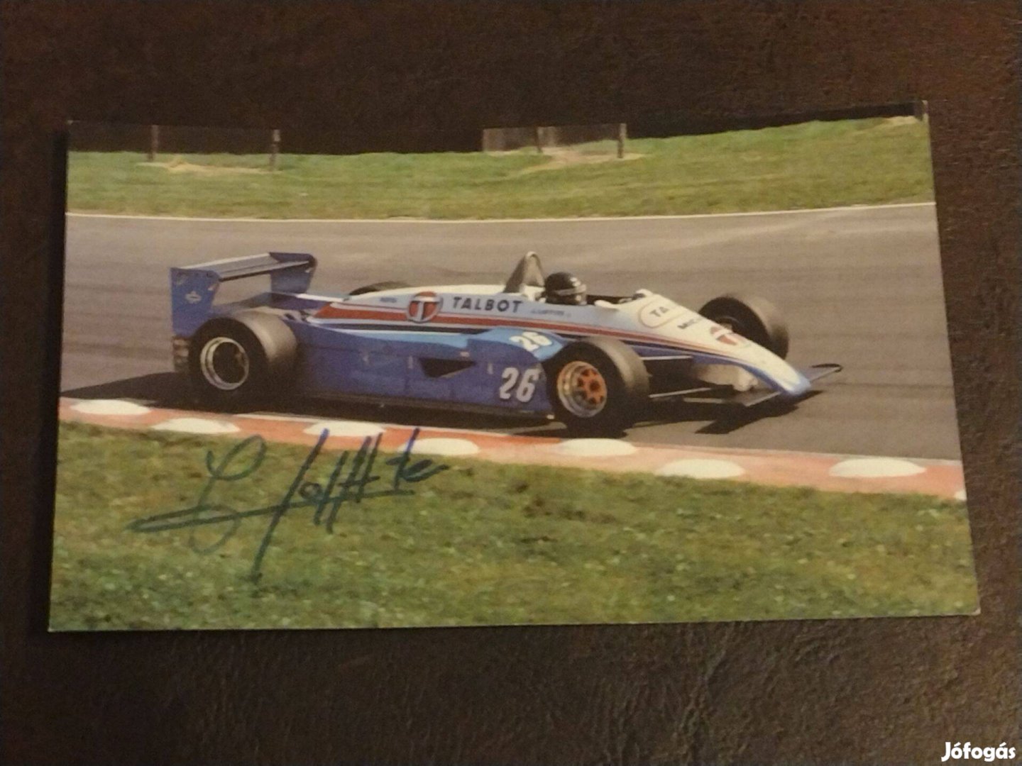 Jacques Laffite Forma-1 versenyző aláírása