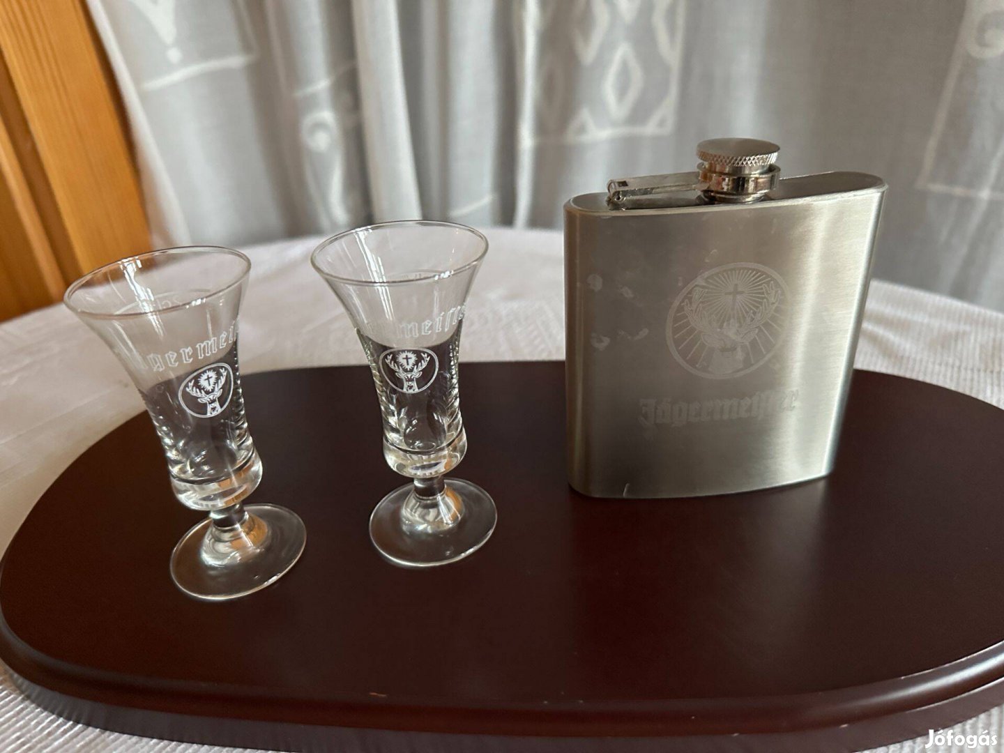 Jaegermeister rozsdamentes flakon2pohárral