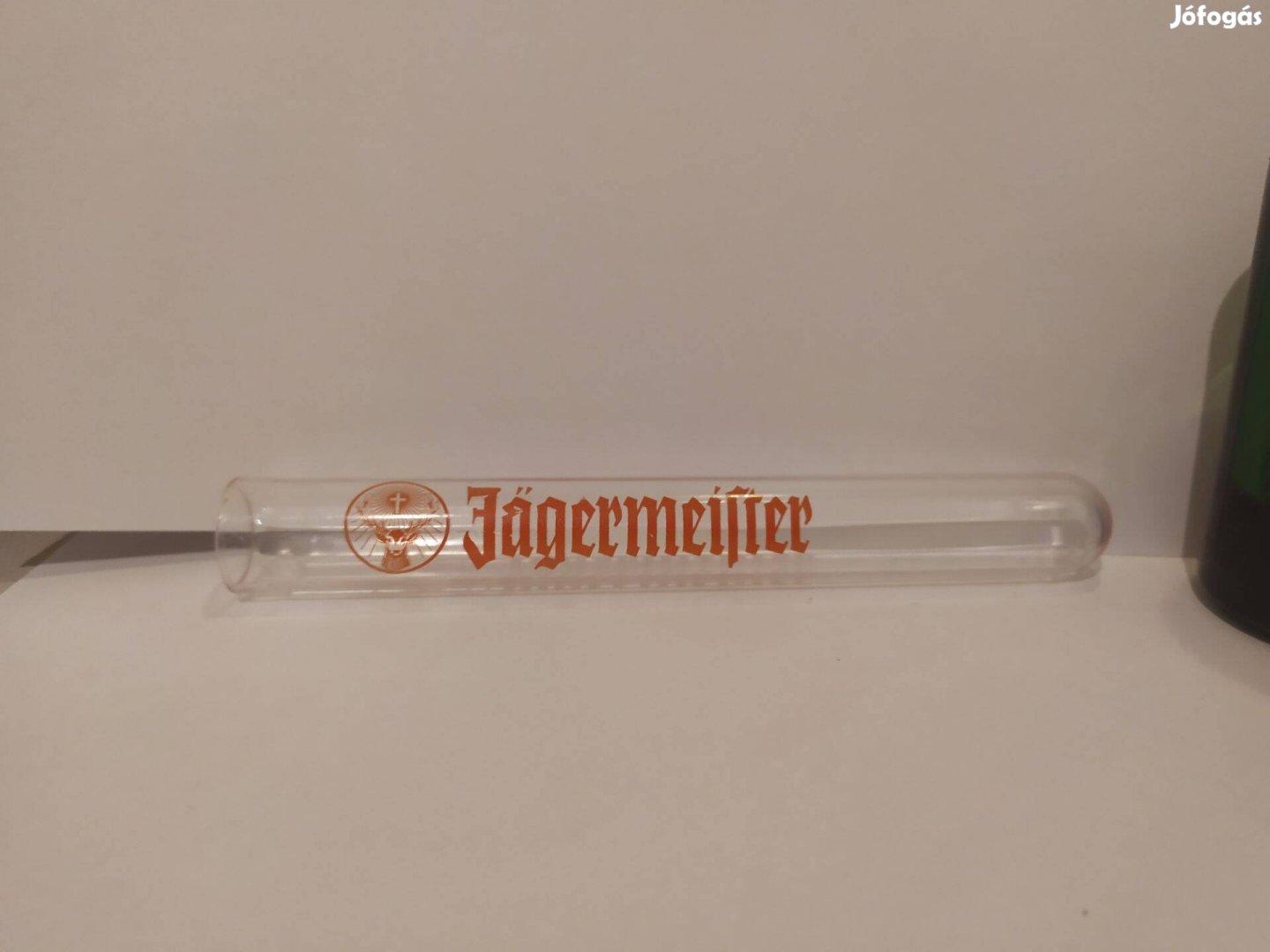 Jagermaister kémcső és pohár