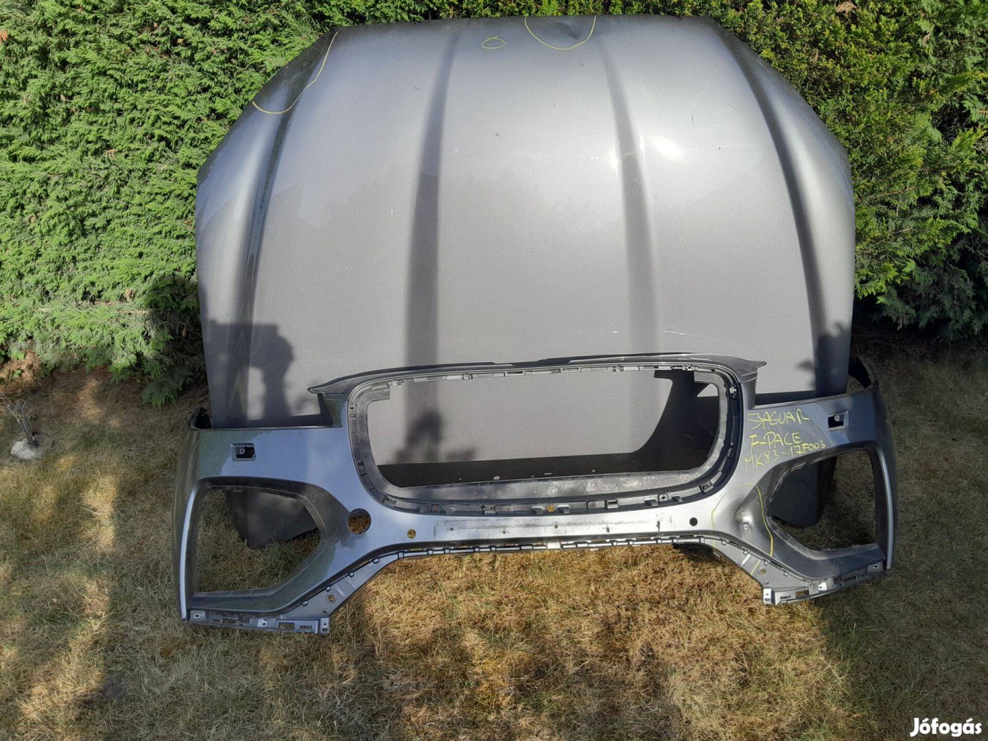 Jaguar F-PACE Motorháztető sérült 2015-