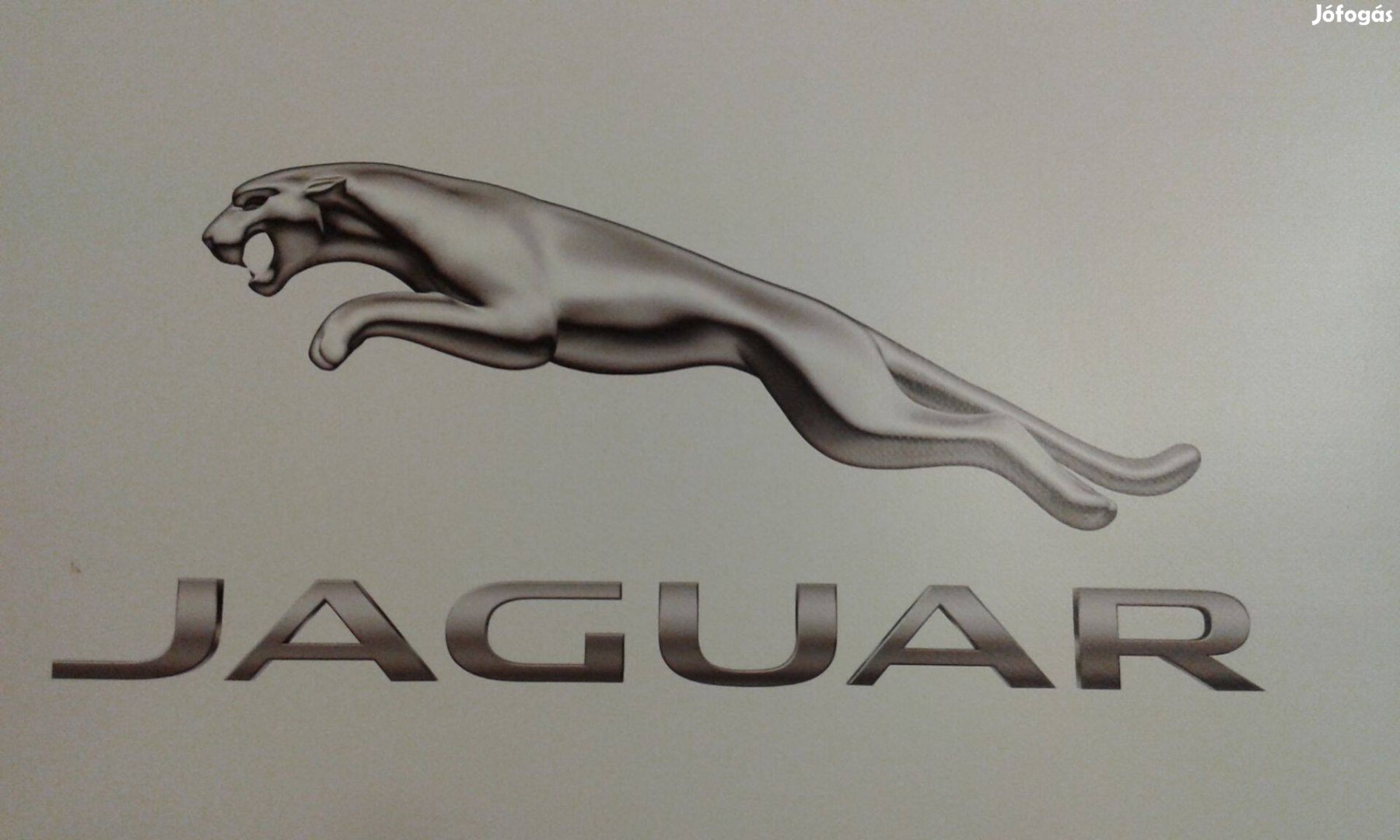 Jaguár F-Type térelválasztó