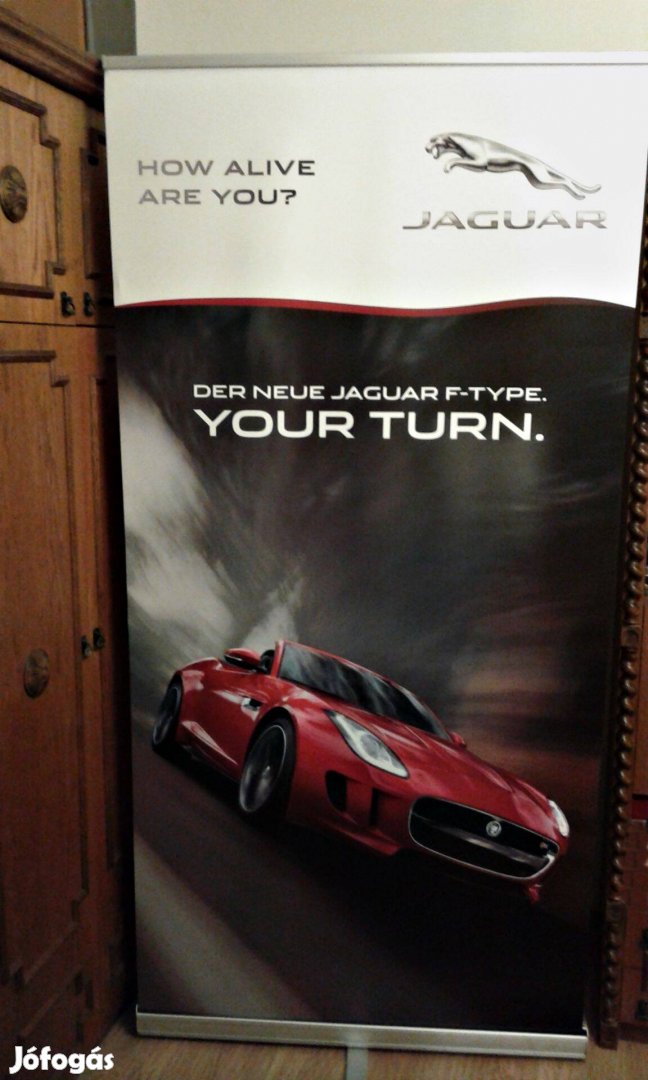 Jaguár F-Type térelválasztó