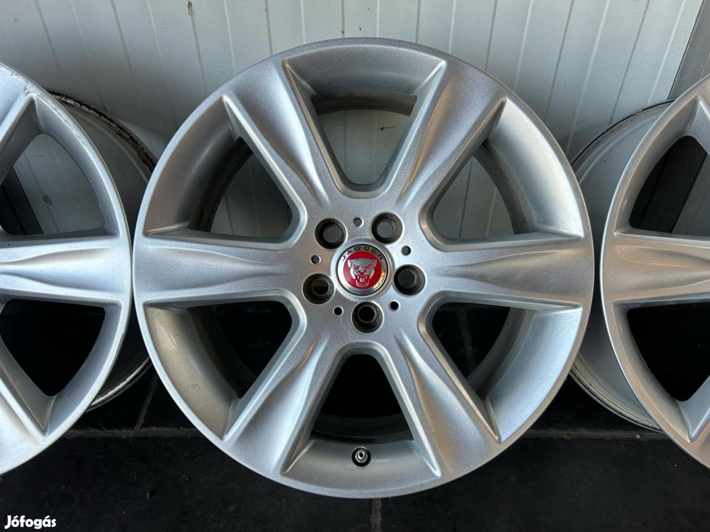 Jaguar Ford 5x108 7,5J 18" gyári alufelni szenzorokkal