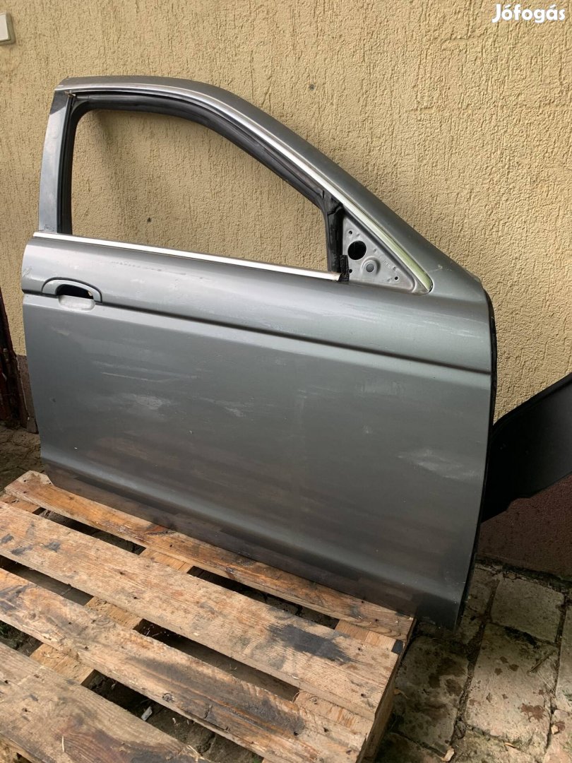 Jaguar S-type jobb első ajtó rozsdamentes állapotban 