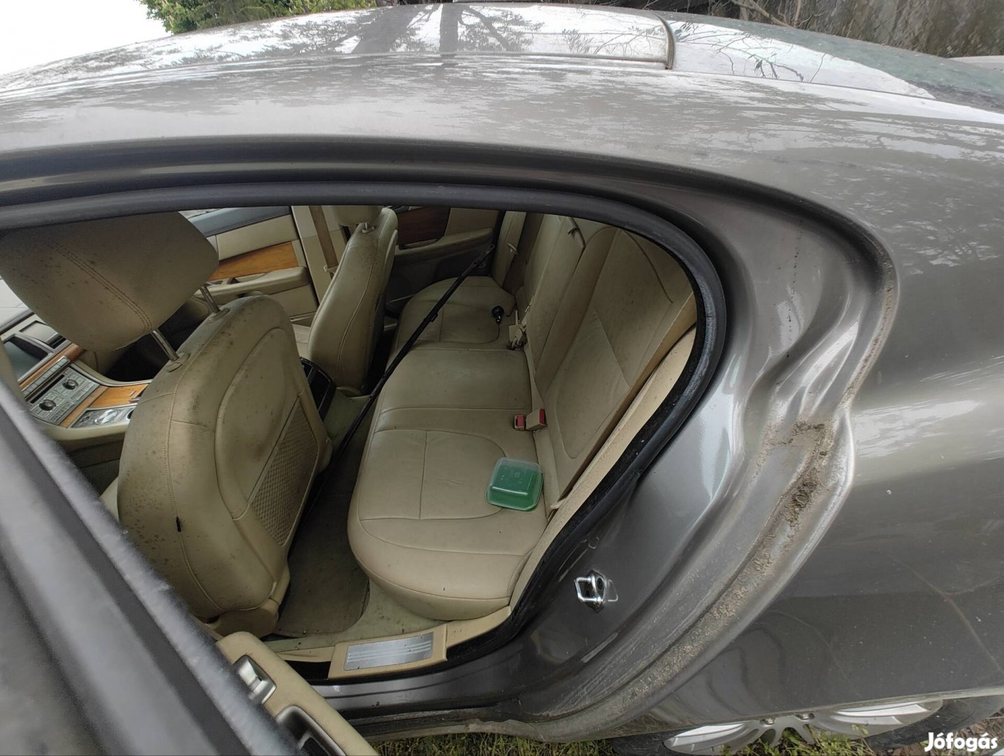 Jaguar XF 2,,7D bontásra papírok nélkül 