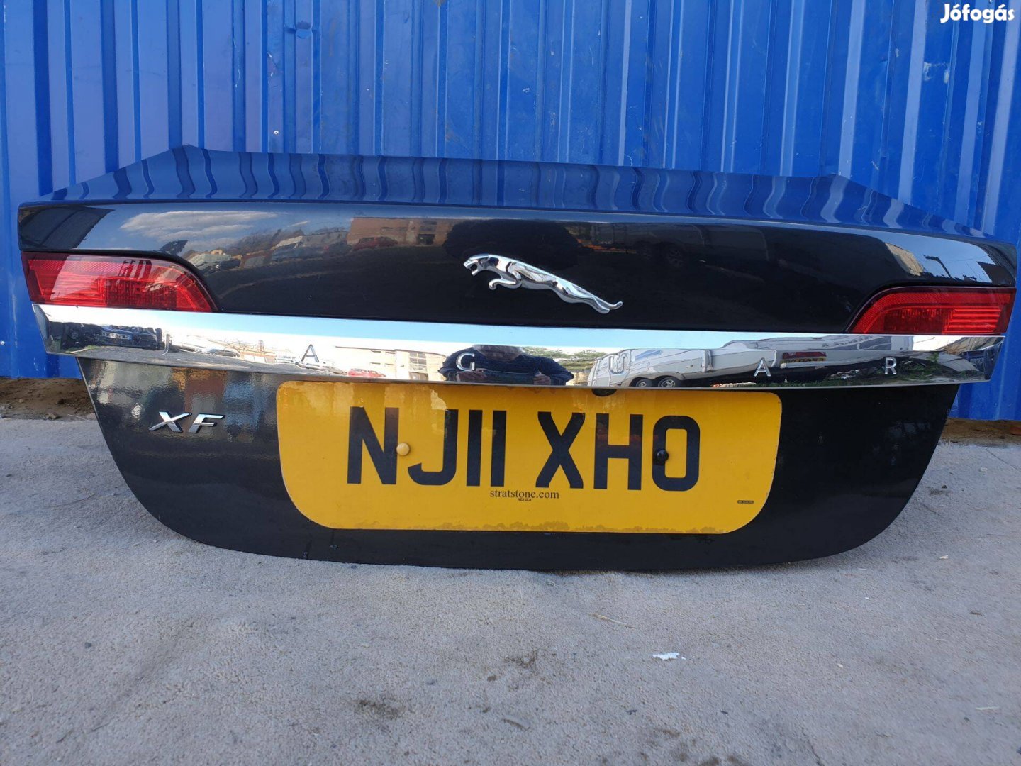 Jaguár XF, X250 csomagtér ajtó rozsda és sérülésmentes