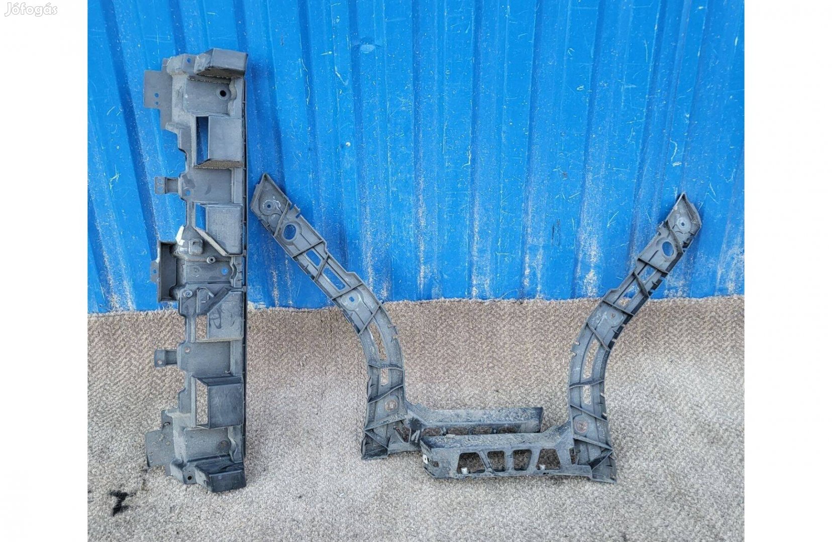 Jaguár XF gyári 8X2317B931 bal, jobb 8X2317B930 hátsó lökhárító tartó